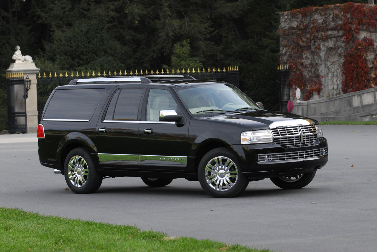 This archival image documents the 2008 Lincoln Navigator and is preserved in the Ford Heritage Vault as part of Ford Motor Company's historic photographic archive. Free for personal, non-commercial use. Ford Heritage Vault reference AR-2008-8.1.1....