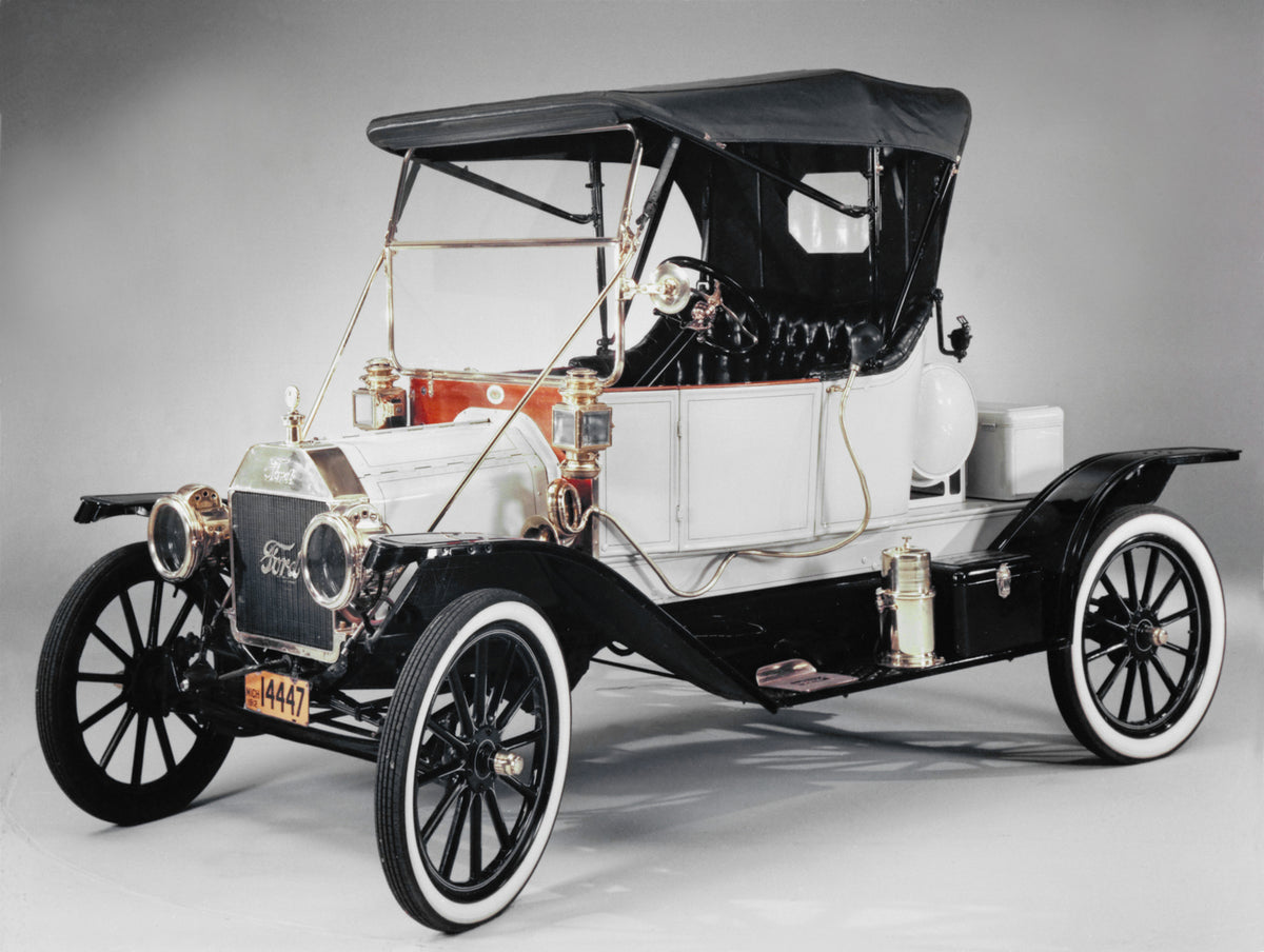 This archival image documents the 1912 Ford Model T and is preserved in the Ford Heritage Vault as part of Ford Motor Company's historic photographic archive. Free for personal, non-commercial use. Ford Heritage Vault reference AR-2008-8.1.4.106.