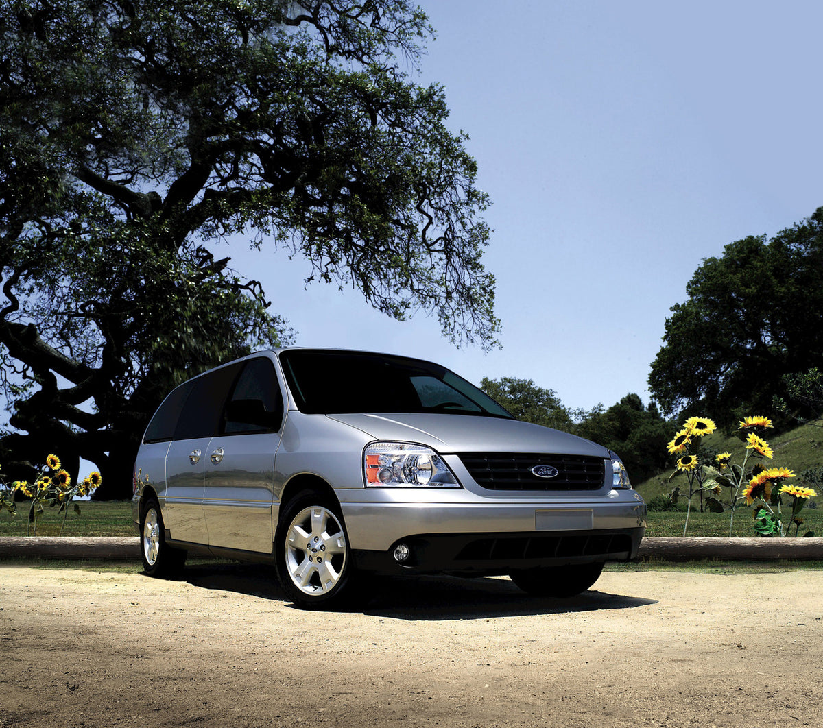 This archival image documents the 2006 Ford Freestar scenic and is preserved in the Ford Heritage Vault as part of Ford Motor Company's historic photographic archive. Free for personal, non-commercial use. Ford Heritage Vault reference AR-2008-8.1...